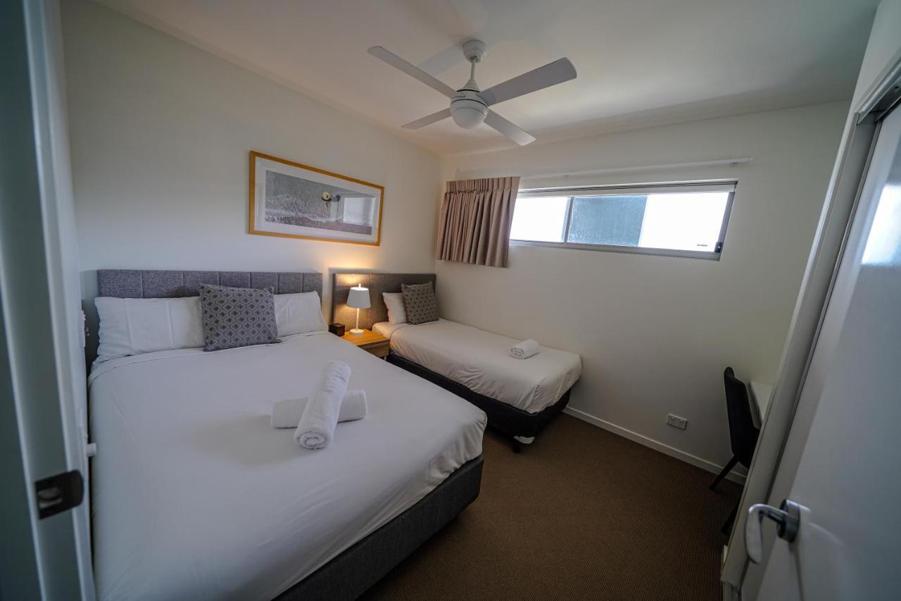 Aparthotel Aquarius Kawana à Kawana Waters Extérieur photo