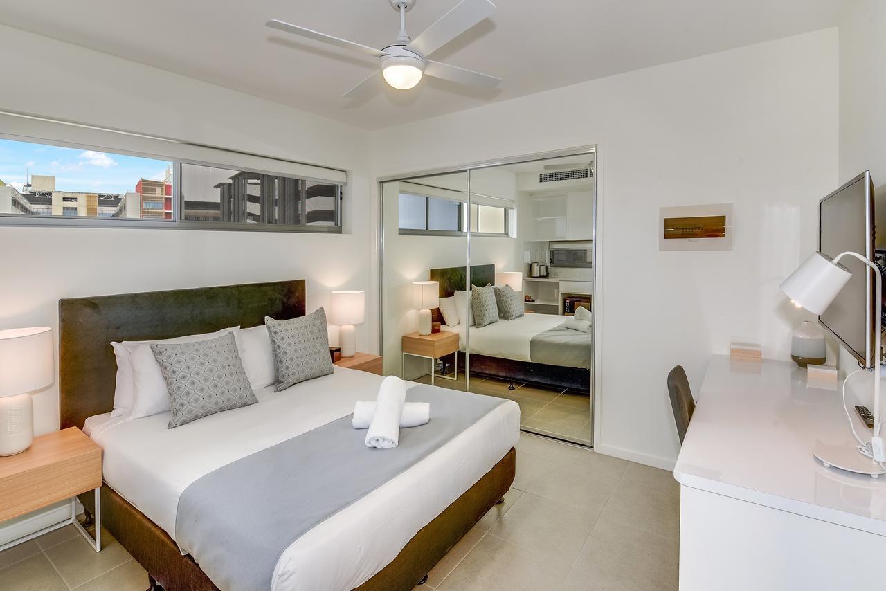 Aparthotel Aquarius Kawana à Kawana Waters Extérieur photo