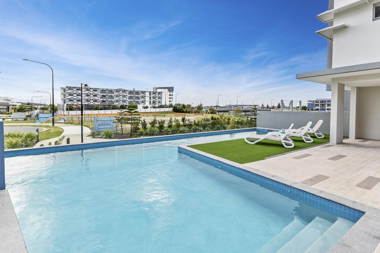 Aparthotel Aquarius Kawana à Kawana Waters Extérieur photo